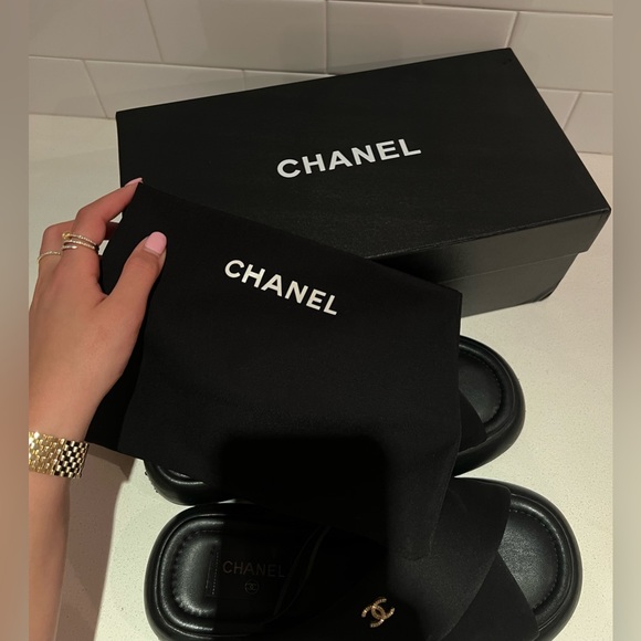 CHANEL WOMENS PUFFY SANDAL BLACK - Picture 12 of 13